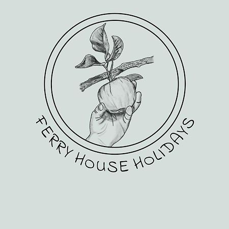 Ferry House Holidays 뉴 로스 외부 사진